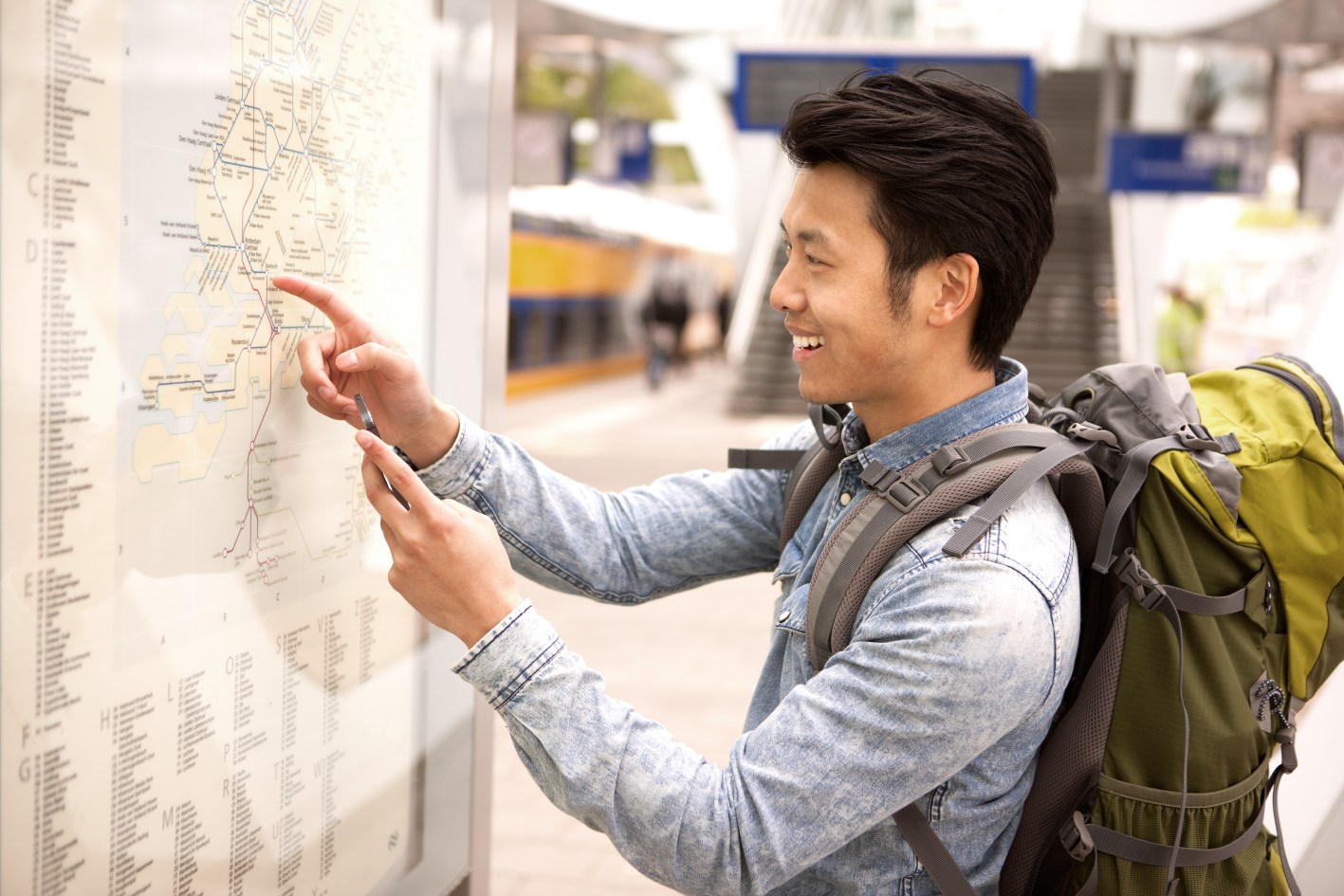 I cinesi viaggiano in treno per l'Europa